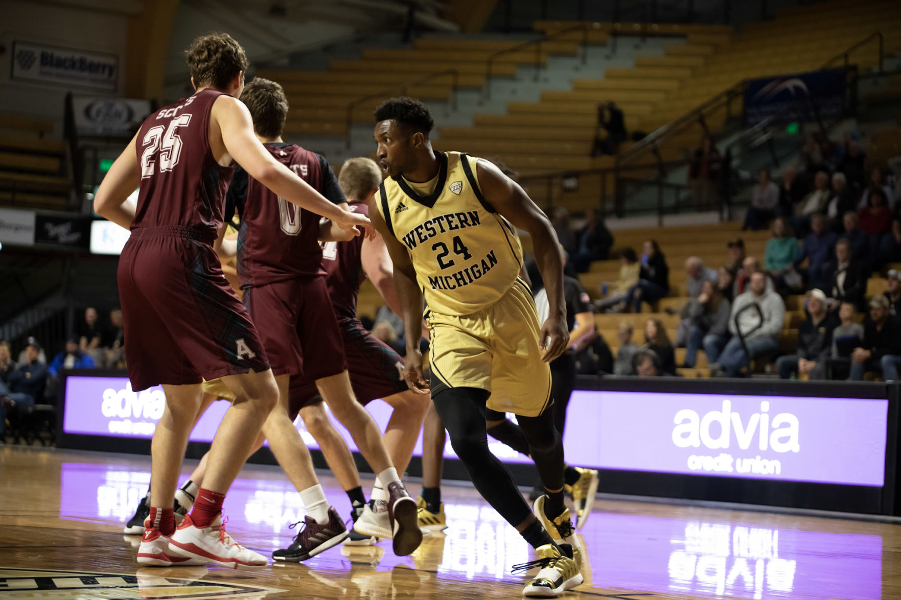Adida Ikongshul WMU basketball